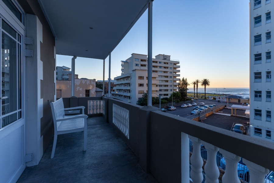 To Let 3 Bedroom Property for Rent in Sea Point Western Cape